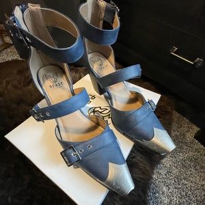 Beast Fashion. Western caged ankle boots.